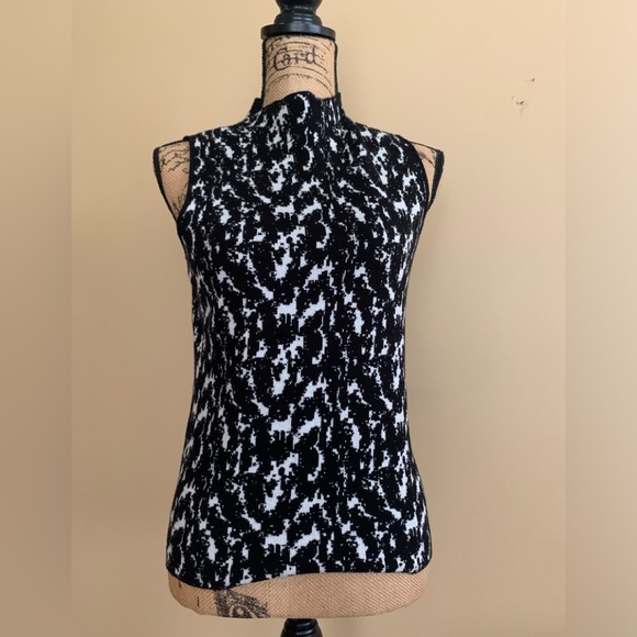 CARMEN MARC VALVO 49% rayon sleeveless mock turtleneck in size M/M in VVGUC++ - Picture 1 of 8